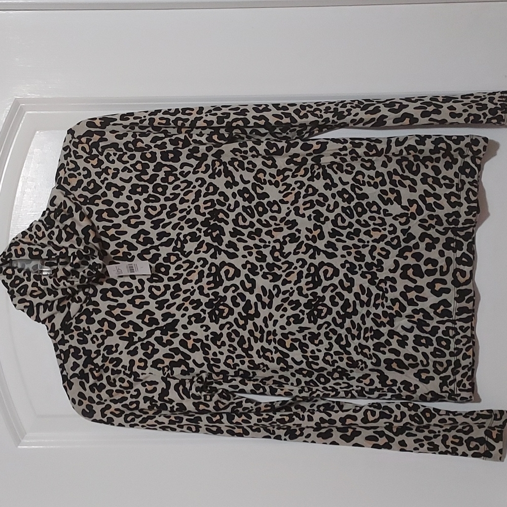 🎁 4/$20 NWT-Loft Turtle neck Leopard print top